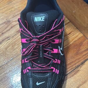 Nike Kids Sneakers - Black and Pink